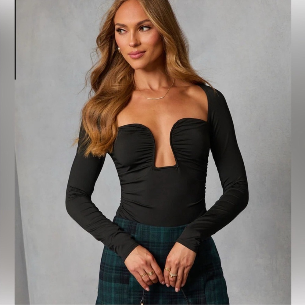 VICI 🖤 Jazlynn Cut-Out Bodysuit NEW S Small